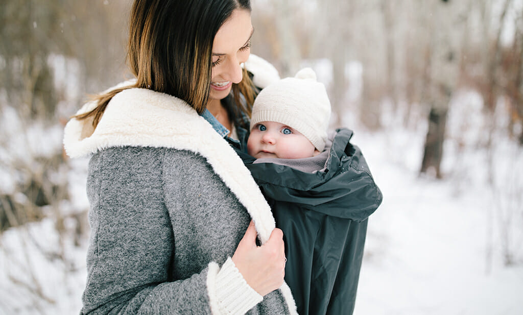 Rustiek Onvervangbaar balkon De 5 beste tips voor babydragen in de winter - Ergobaby