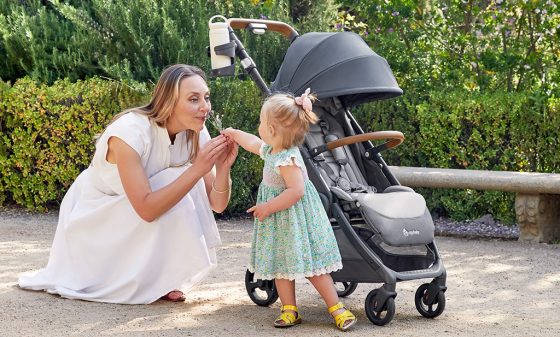 Mama en kindje op vakantie samen