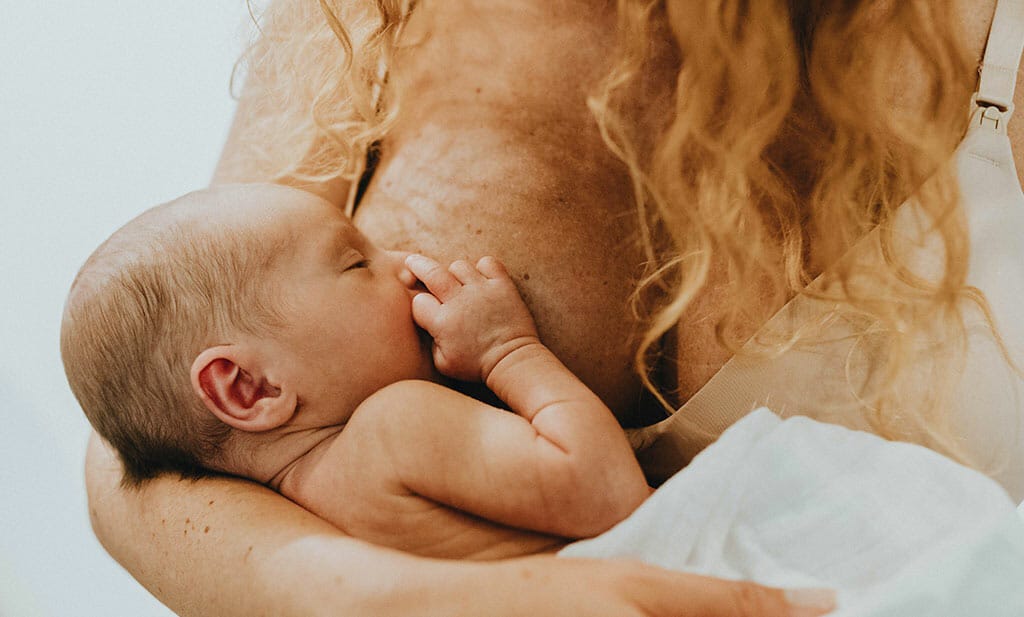 Hoe moet het : borstvoeding geven aan een pasgeboren baby