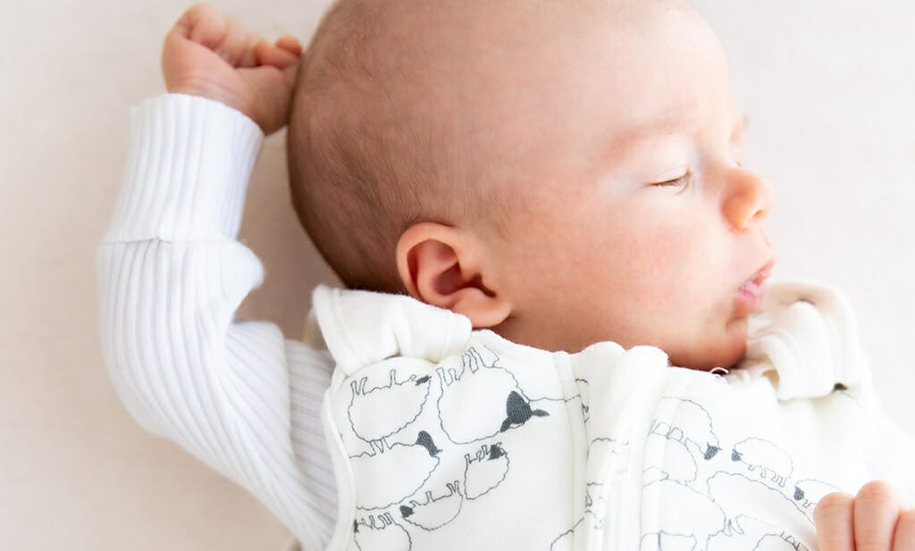 5 tips om ervoor te zorgen dat uw baby goed slaapt in de winter