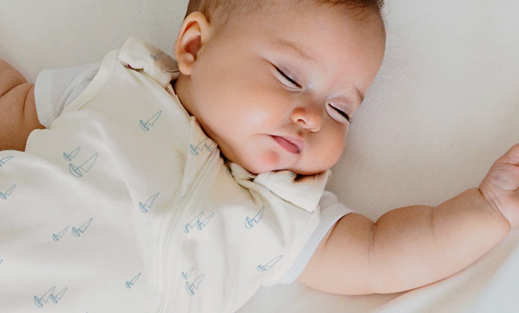 Babyslapen in de zomer, hoe best je baby kleden.